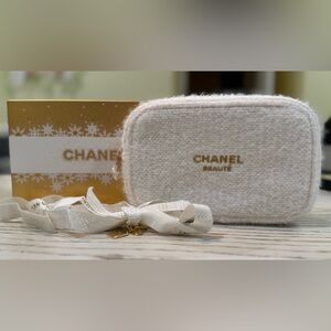 Chanel Beauté Ivory and Gold Cosmetic Case